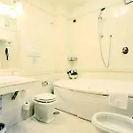 Luxury H 2000 Bed & Breakfast 3*