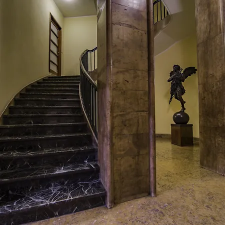 Luxury H 2000 Couette-café Rome