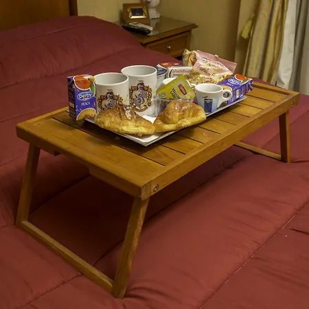 Luxury H 2000 Couette-café 3*