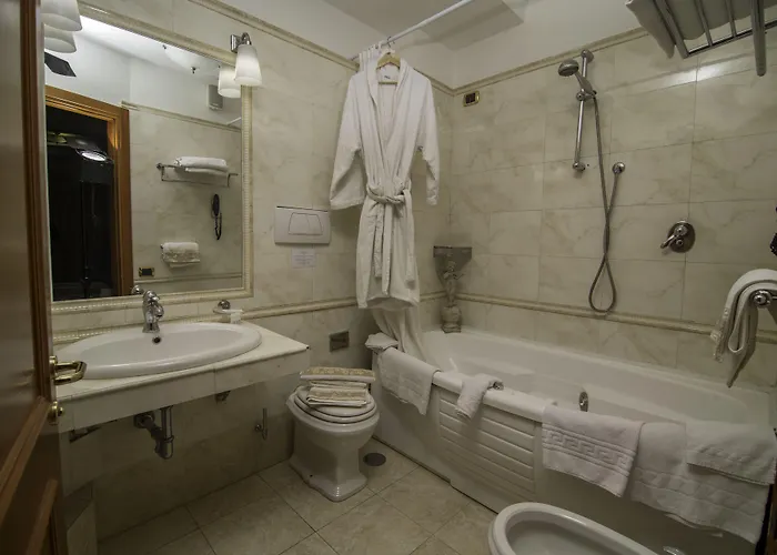 Luxury H 2000 3* Rome