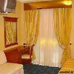 Luxury H 2000 B&B 3*