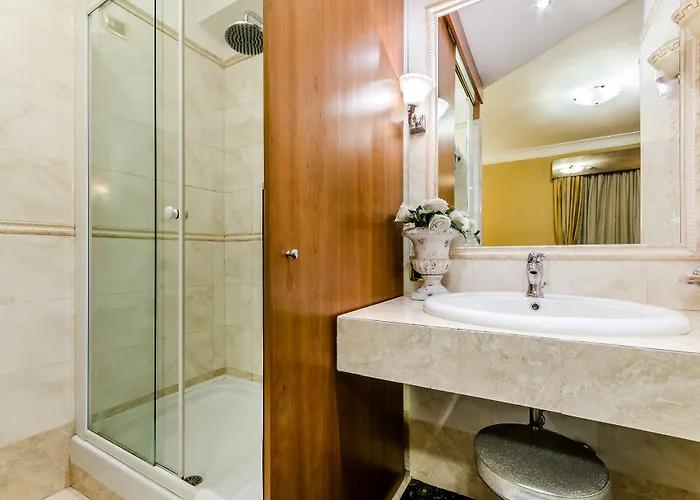 Luxury H 2000 Bed & Breakfast 3*