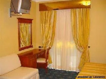 Luxury H 2000 B&B 3*