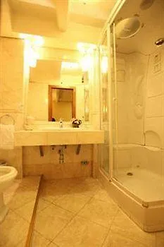 Luxury H 2000 Nocleg ze śniadaniem 3*