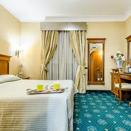 Luxury H 2000 B&B 3*