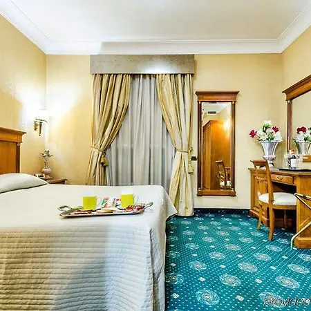 Luxury H 2000 Nocleg ze śniadaniem Rzym