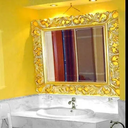 Luxury H 2000 Bed and breakfast 3*