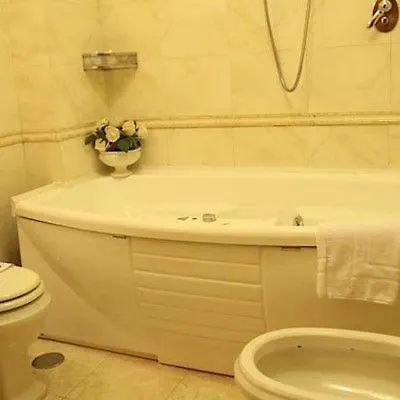 Luxury H 2000 Bed and Breakfast