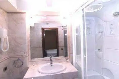 Luxury H 2000 Nocleg ze śniadaniem