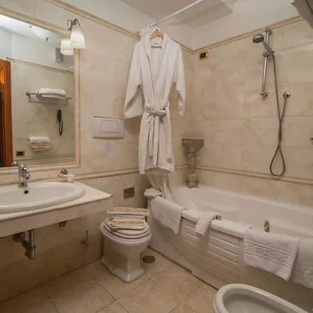 Luxury H 2000 Alojamento de Acomodação e Pequeno-almoço 3*