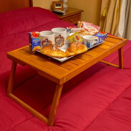 Luxury H 2000 Couette-café 3*