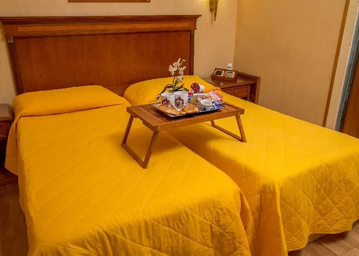 Luxury H 2000 Bed and breakfast 3*